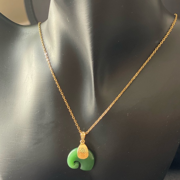 Natural Silk Jade Stone Elephant Pendant Stainless Steel. NWT - Picture 8 of 8